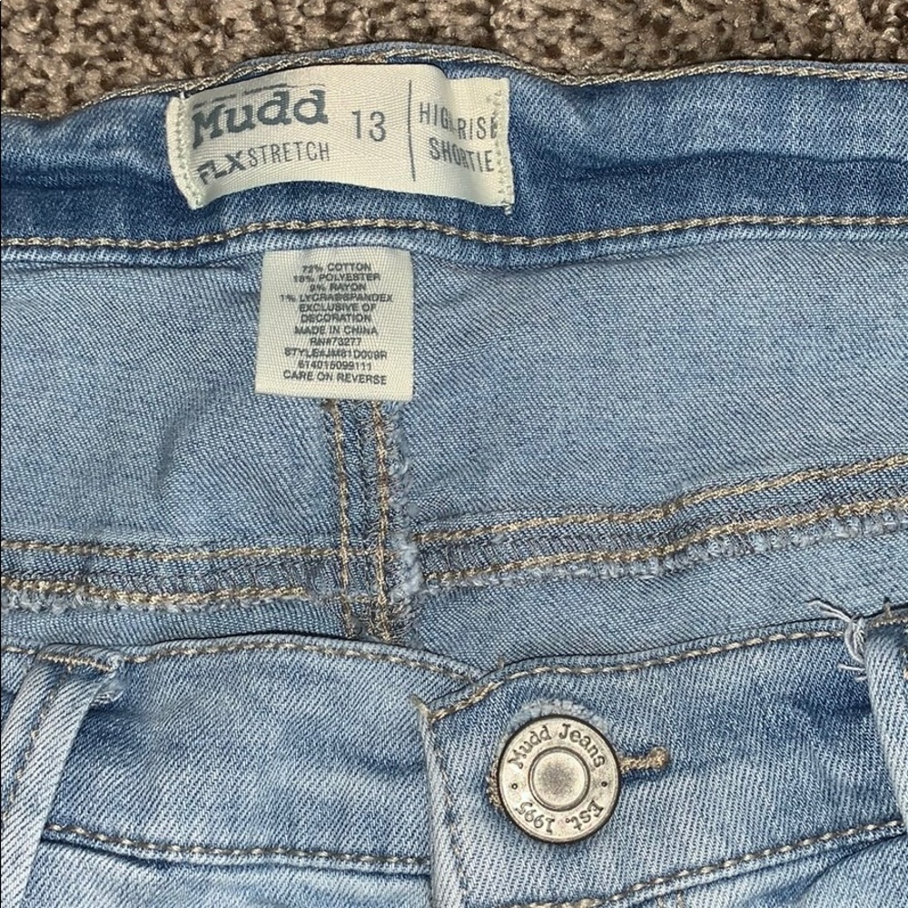 Mudd High Rise Distressed Shorties size 13 - Picture 4 of 4
